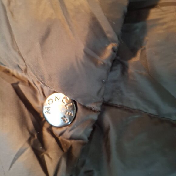 Moncler puffer jacket kids size 4 - Picture 8 of 9